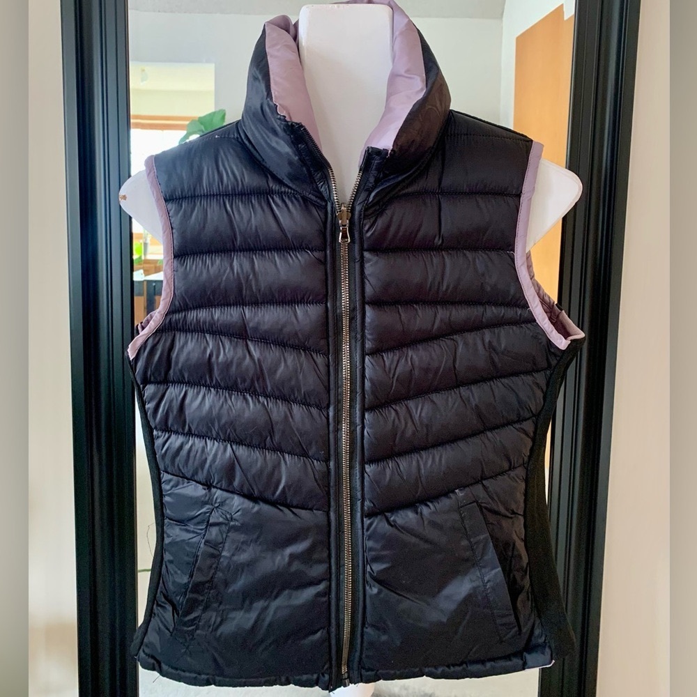 Love Me Now Lilac & Black Reversible Puffer Vest - Picture 4 of 5